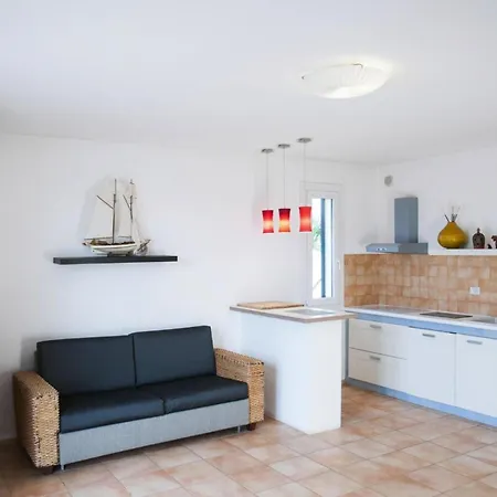 아파트 Apartments, 나르도